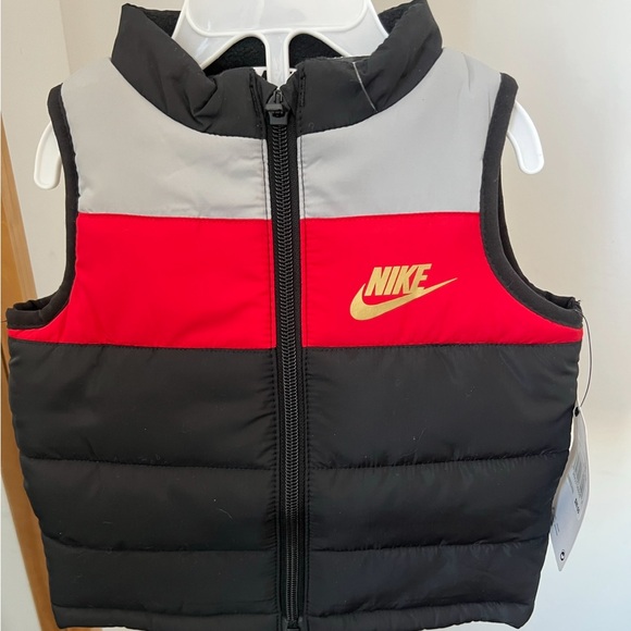 Nike 3pc set
Color - Red/Black
Size- 12Months - Picture 2 of 3